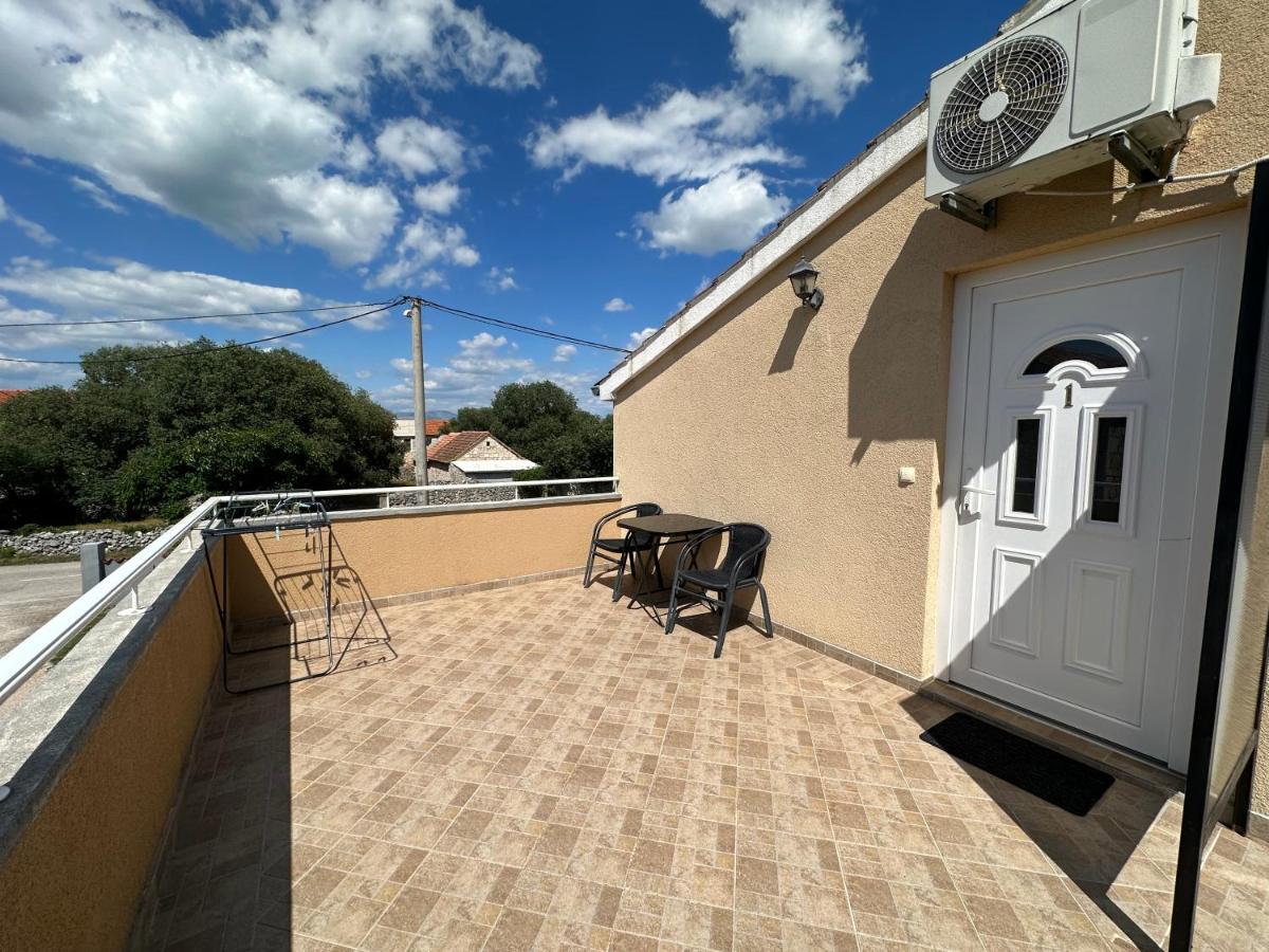 Apartments Brkic Лозовац Екстериор снимка